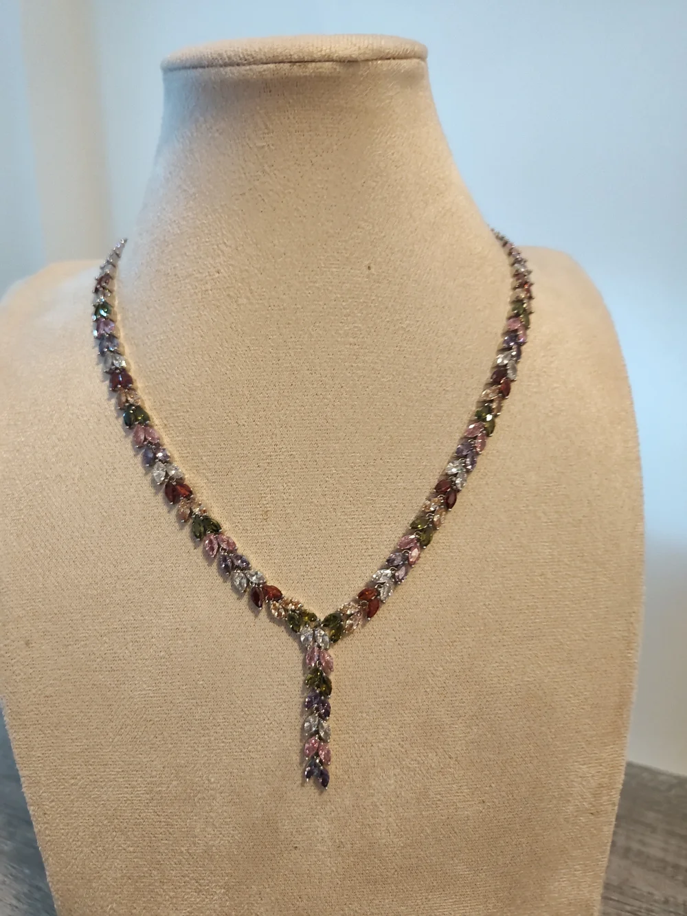 Swarovski Crystal Leaf Necklace and Earrings Set - Picture 6 of 7